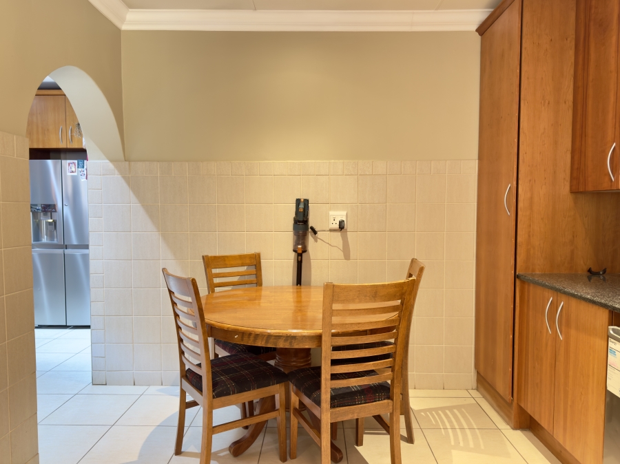 4 Bedroom Property for Sale in Waterkloof Ridge Gauteng