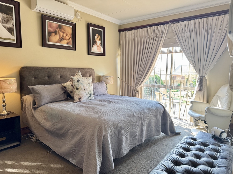 4 Bedroom Property for Sale in Waterkloof Ridge Gauteng