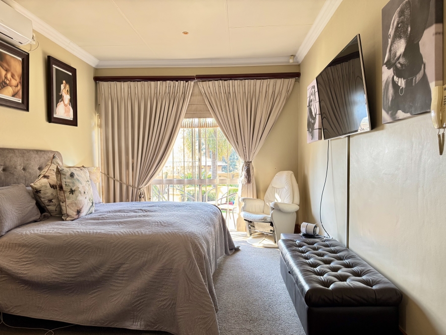 4 Bedroom Property for Sale in Waterkloof Ridge Gauteng