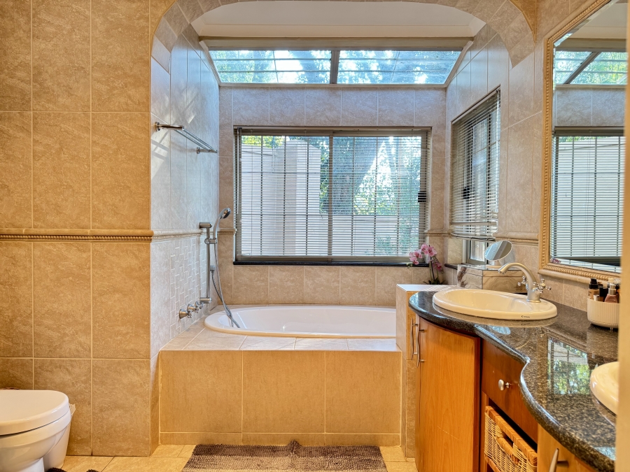 4 Bedroom Property for Sale in Waterkloof Ridge Gauteng