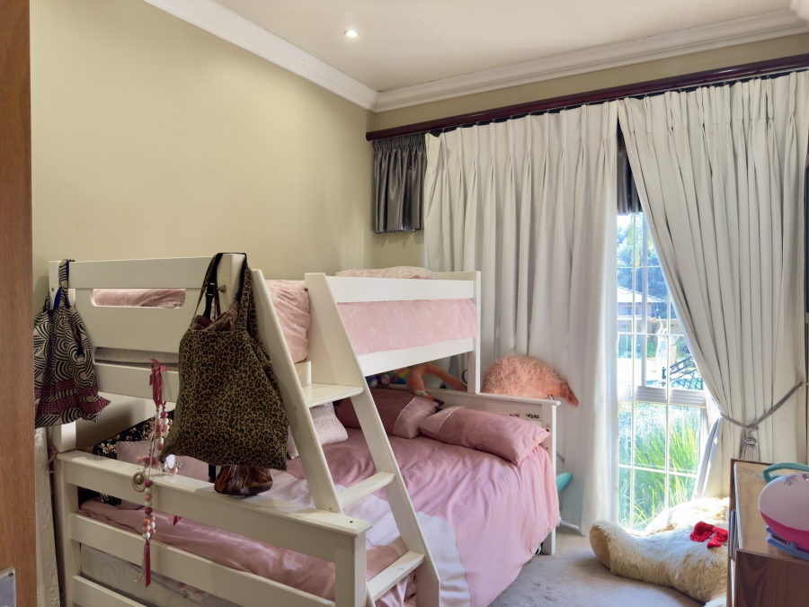 4 Bedroom Property for Sale in Waterkloof Ridge Gauteng