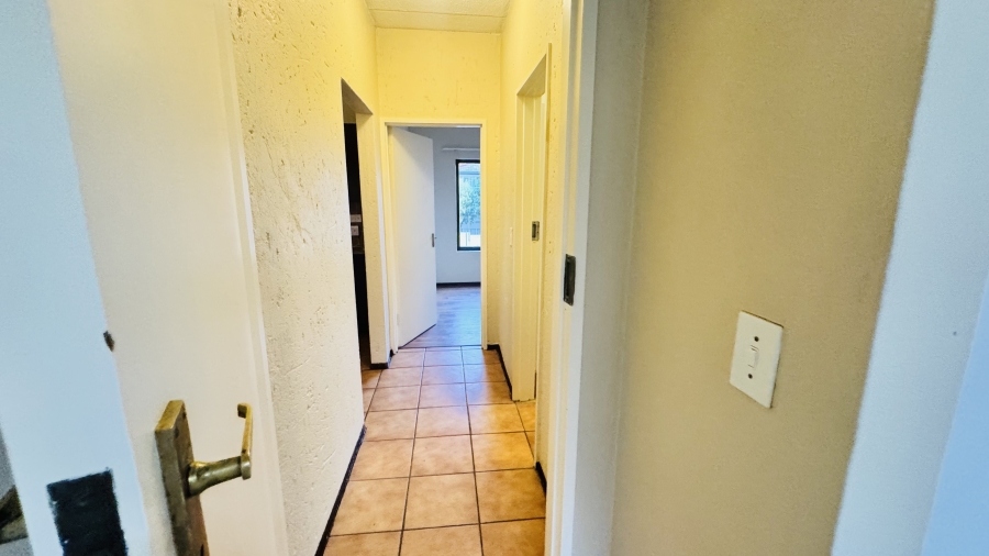 2 Bedroom Property for Sale in Sunninghill Gauteng