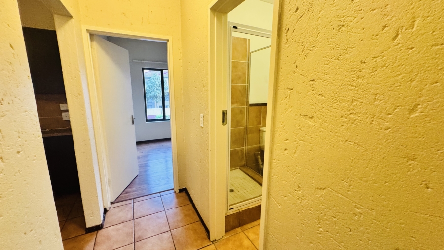 2 Bedroom Property for Sale in Sunninghill Gauteng