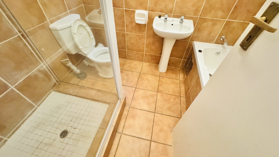 2 Bedroom Property for Sale in Sunninghill Gauteng