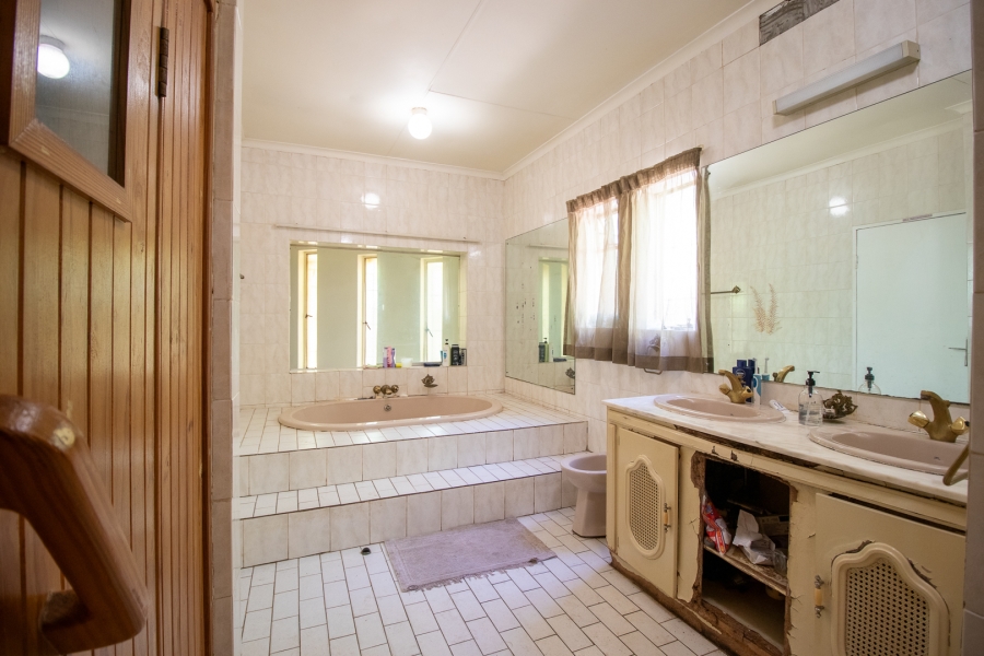 3 Bedroom Property for Sale in Vanderbijlpark SW 5 Gauteng