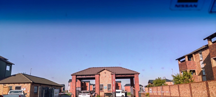 2 Bedroom Property for Sale in Olifantsvlei Gauteng
