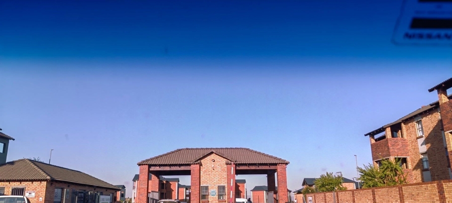 2 Bedroom Property for Sale in Olifantsvlei Gauteng