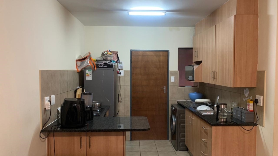 2 Bedroom Property for Sale in Olifantsvlei Gauteng