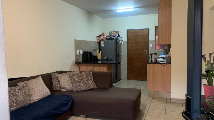 2 Bedroom Property for Sale in Olifantsvlei Gauteng