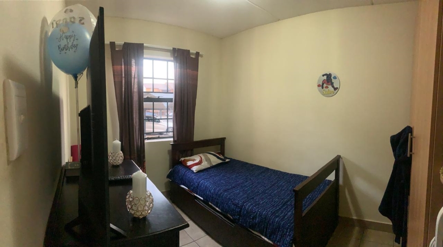 2 Bedroom Property for Sale in Olifantsvlei Gauteng