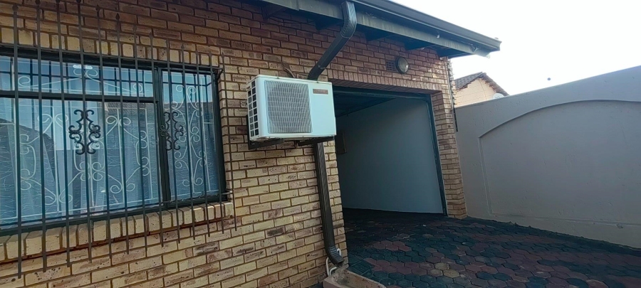 3 Bedroom Property for Sale in Lenasia Ext 10 Gauteng