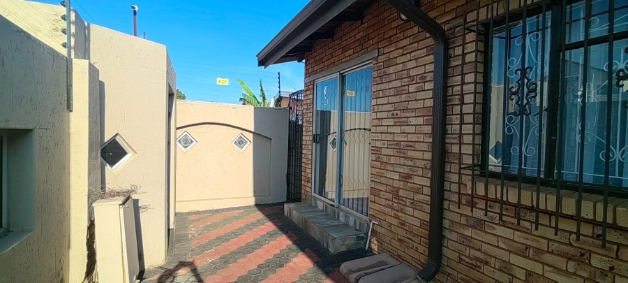 3 Bedroom Property for Sale in Lenasia Ext 10 Gauteng