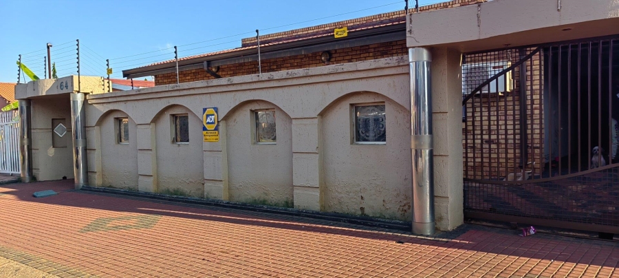 3 Bedroom Property for Sale in Lenasia Ext 10 Gauteng