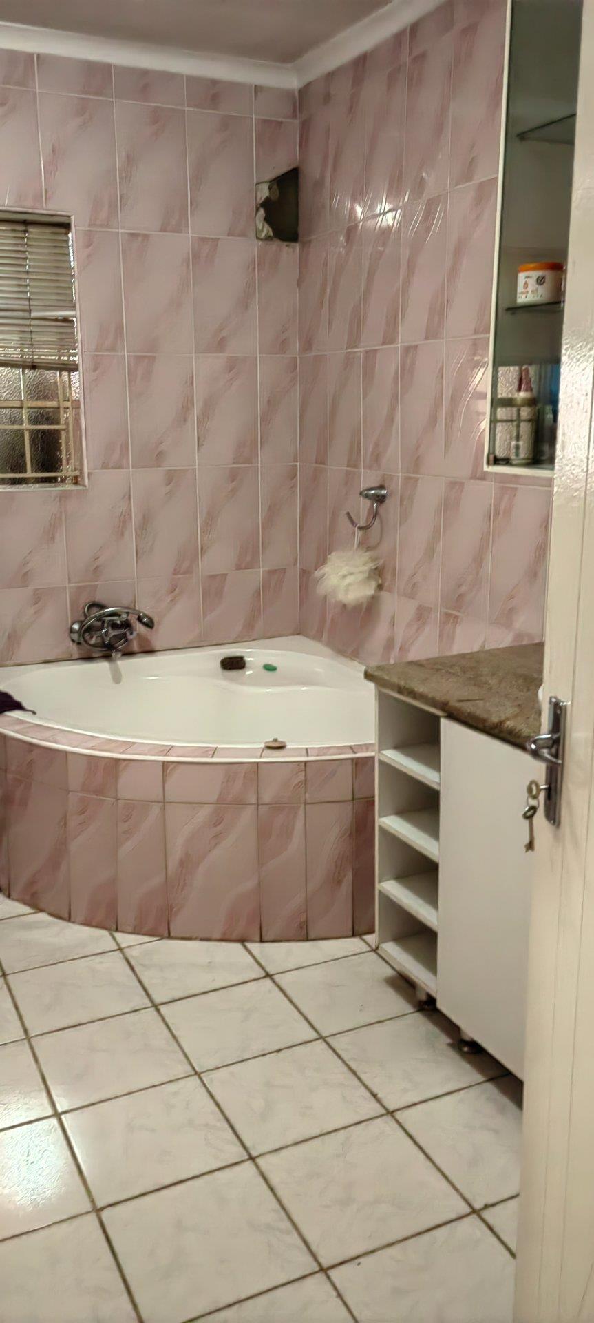 3 Bedroom Property for Sale in Lenasia Ext 10 Gauteng