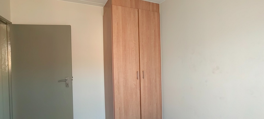 2 Bedroom Property for Sale in Olifantsvlei Gauteng