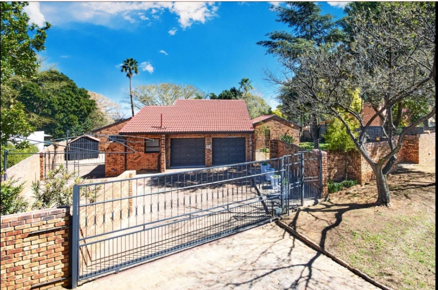 5 Bedroom Property for Sale in Halfway House Gauteng
