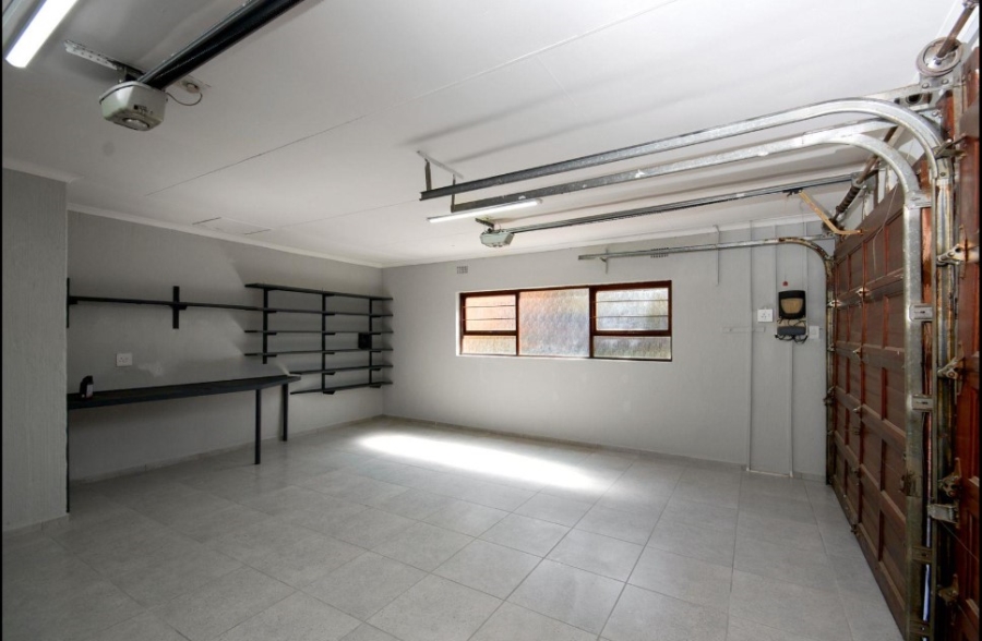 5 Bedroom Property for Sale in Halfway House Gauteng