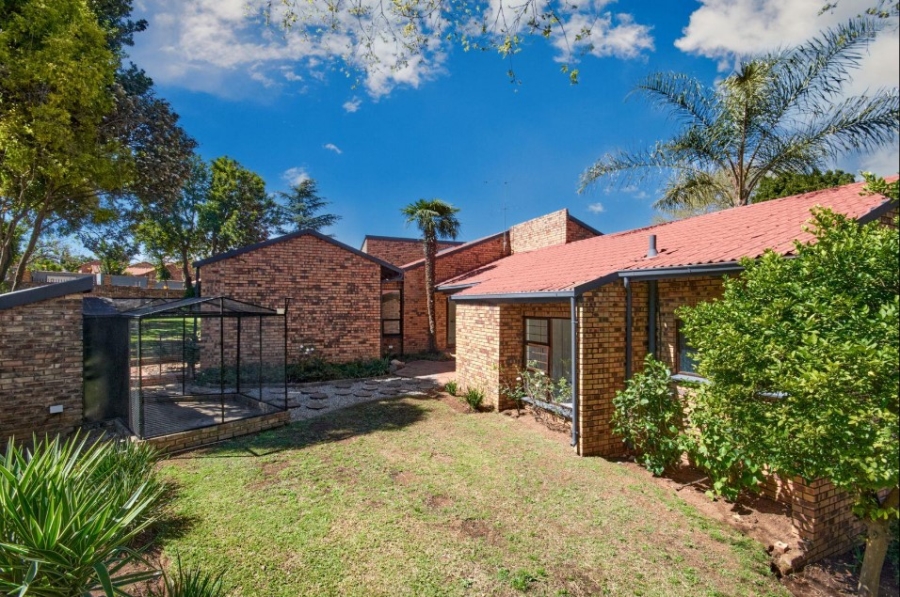 5 Bedroom Property for Sale in Halfway House Gauteng