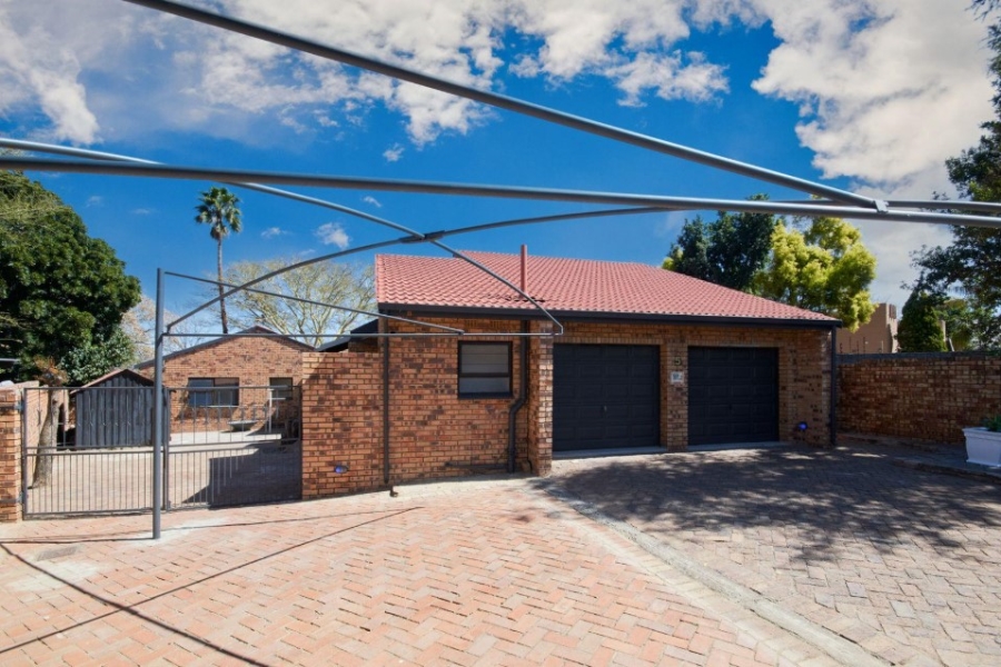 5 Bedroom Property for Sale in Halfway House Gauteng