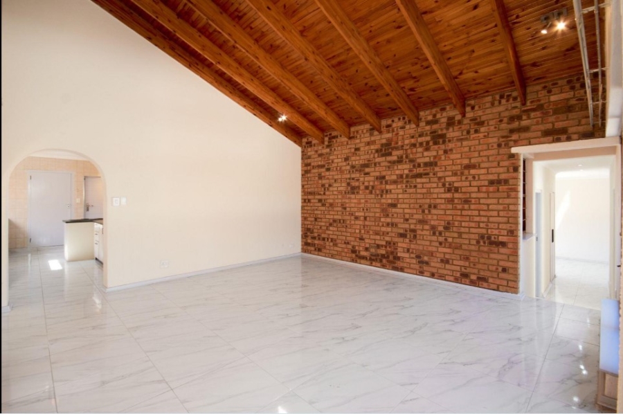 5 Bedroom Property for Sale in Halfway House Gauteng