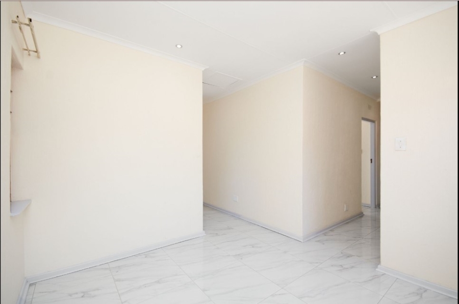 5 Bedroom Property for Sale in Halfway House Gauteng