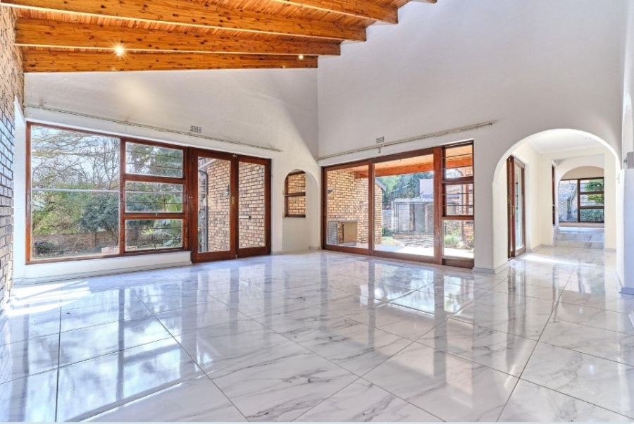 5 Bedroom Property for Sale in Halfway House Gauteng