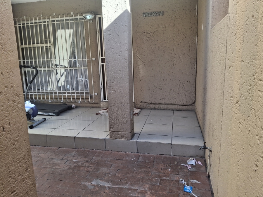 2 Bedroom Property for Sale in Edleen Gauteng