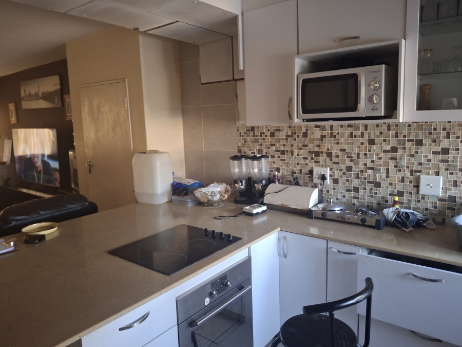 2 Bedroom Property for Sale in Edleen Gauteng