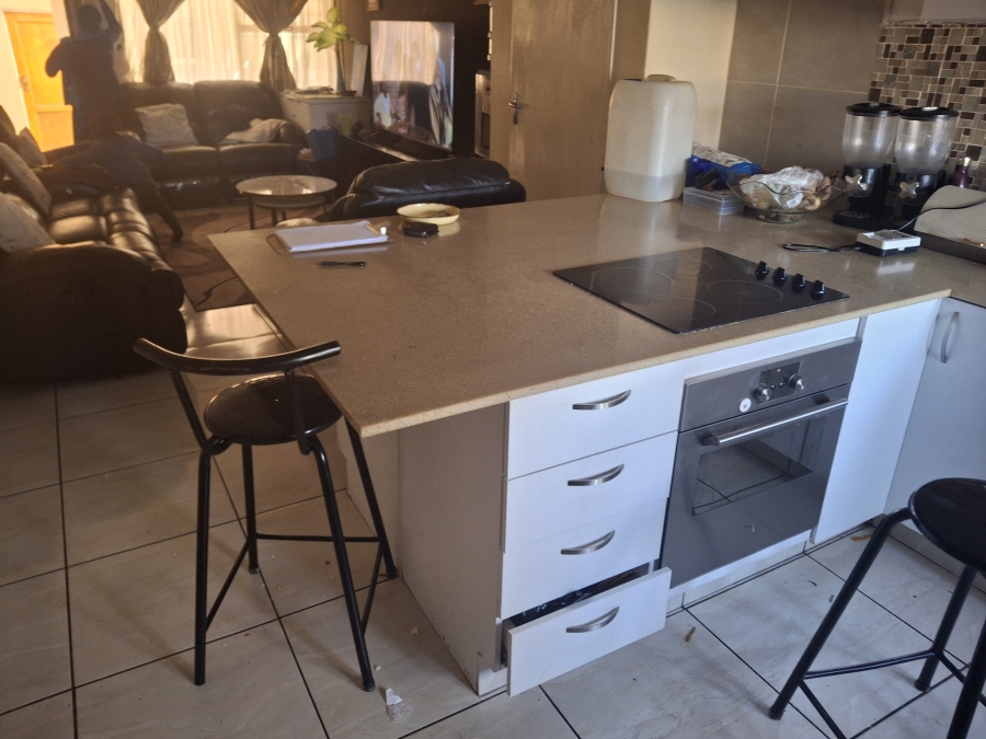 2 Bedroom Property for Sale in Edleen Gauteng
