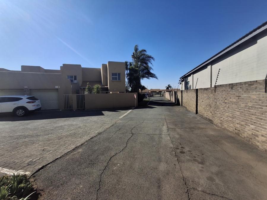 2 Bedroom Property for Sale in Edleen Gauteng