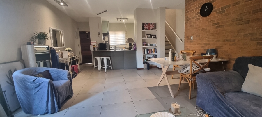 To Let 2 Bedroom Property for Rent in Douglasdale Gauteng
