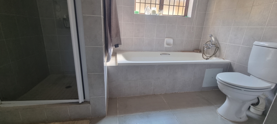 To Let 2 Bedroom Property for Rent in Douglasdale Gauteng