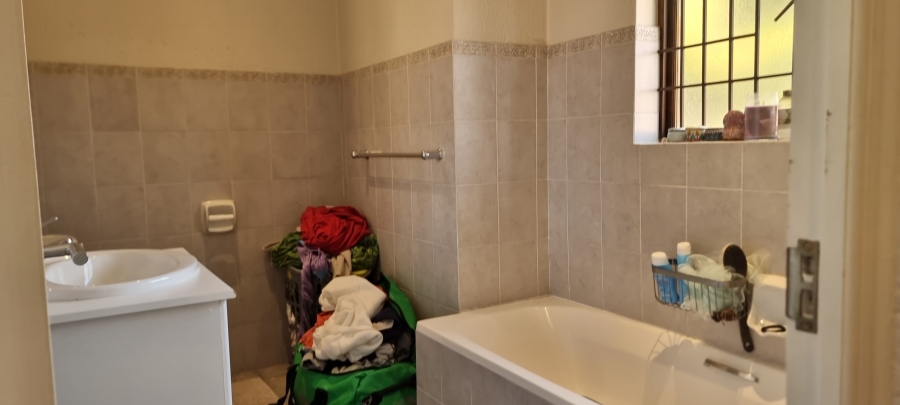 To Let 2 Bedroom Property for Rent in Douglasdale Gauteng