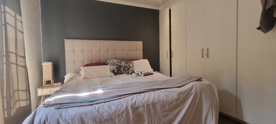 To Let 2 Bedroom Property for Rent in Douglasdale Gauteng