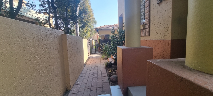 To Let 2 Bedroom Property for Rent in Douglasdale Gauteng