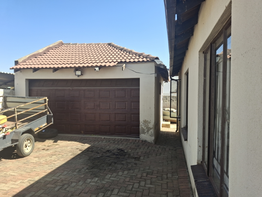 3 Bedroom Property for Sale in Birch Acres Gauteng
