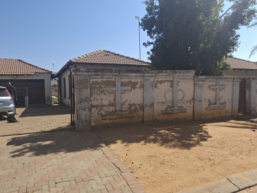 3 Bedroom Property for Sale in Birch Acres Gauteng