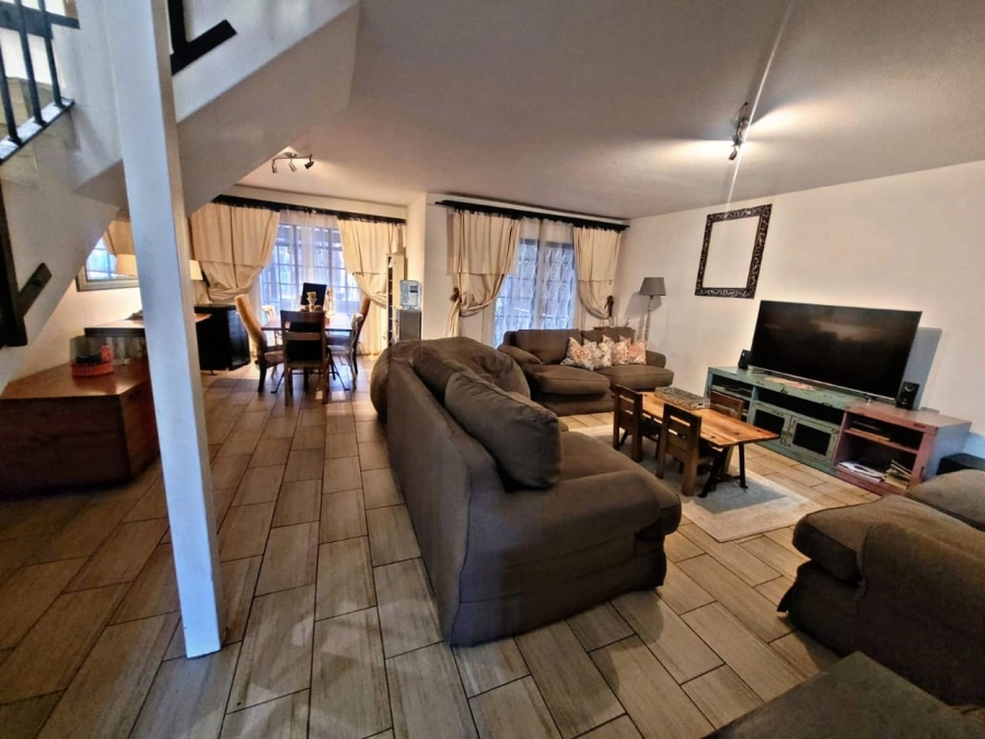 3 Bedroom Property for Sale in Hennopspark Gauteng