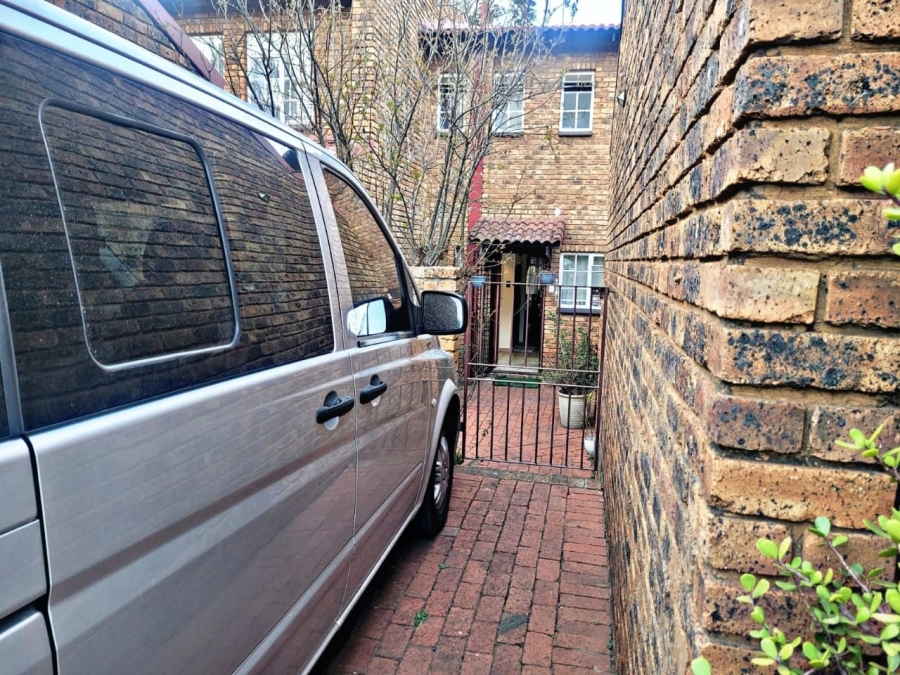 3 Bedroom Property for Sale in Hennopspark Gauteng