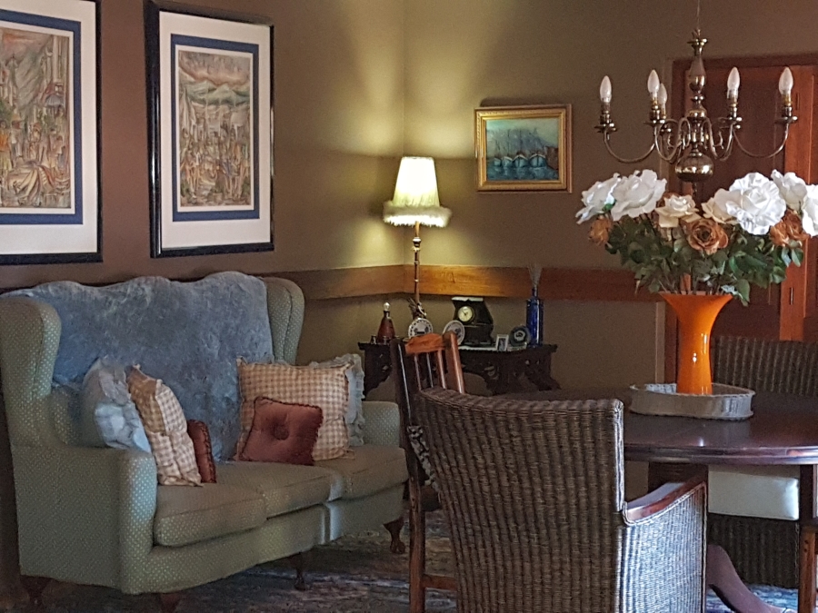 6 Bedroom Property for Sale in Die Hoewes Gauteng