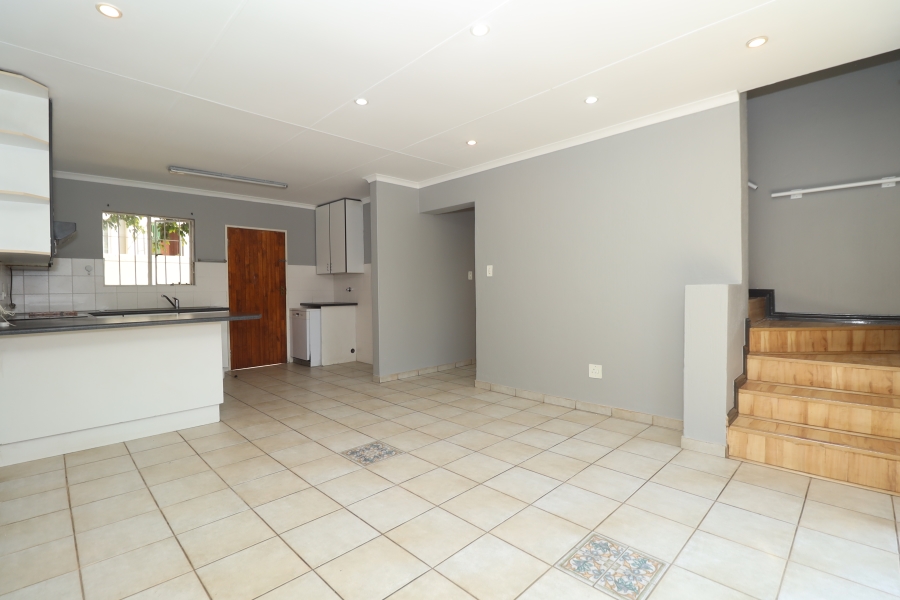 To Let 3 Bedroom Property for Rent in Bromhof Gauteng