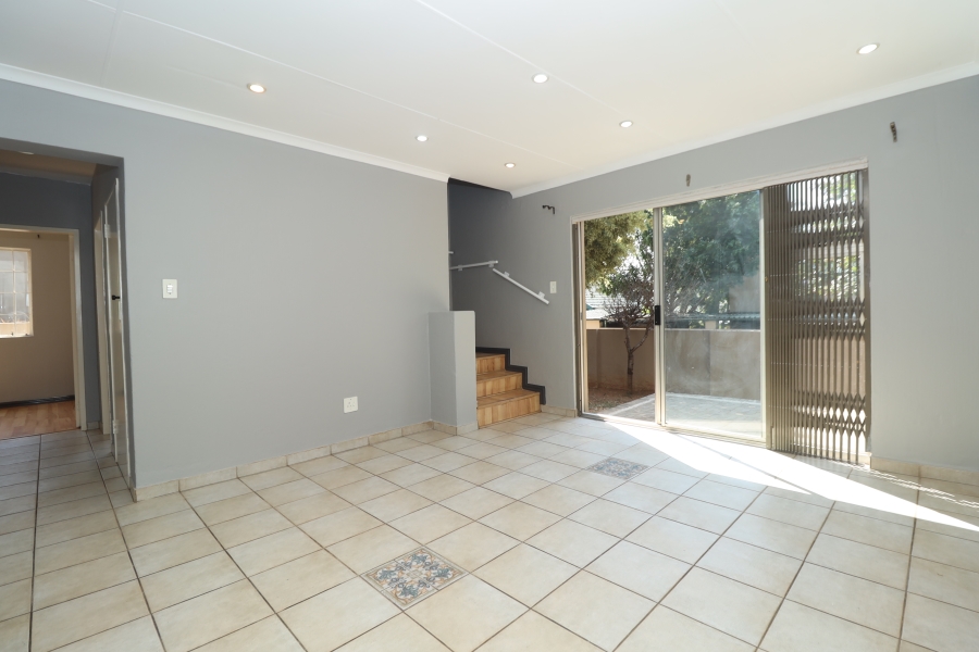 To Let 3 Bedroom Property for Rent in Bromhof Gauteng