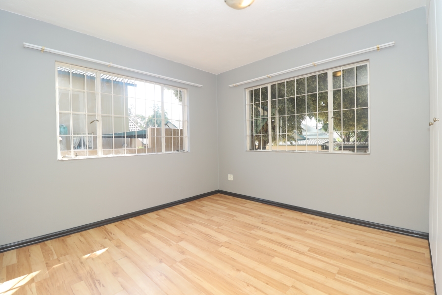 To Let 3 Bedroom Property for Rent in Bromhof Gauteng