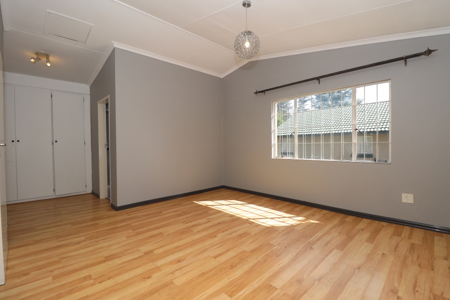 To Let 3 Bedroom Property for Rent in Bromhof Gauteng
