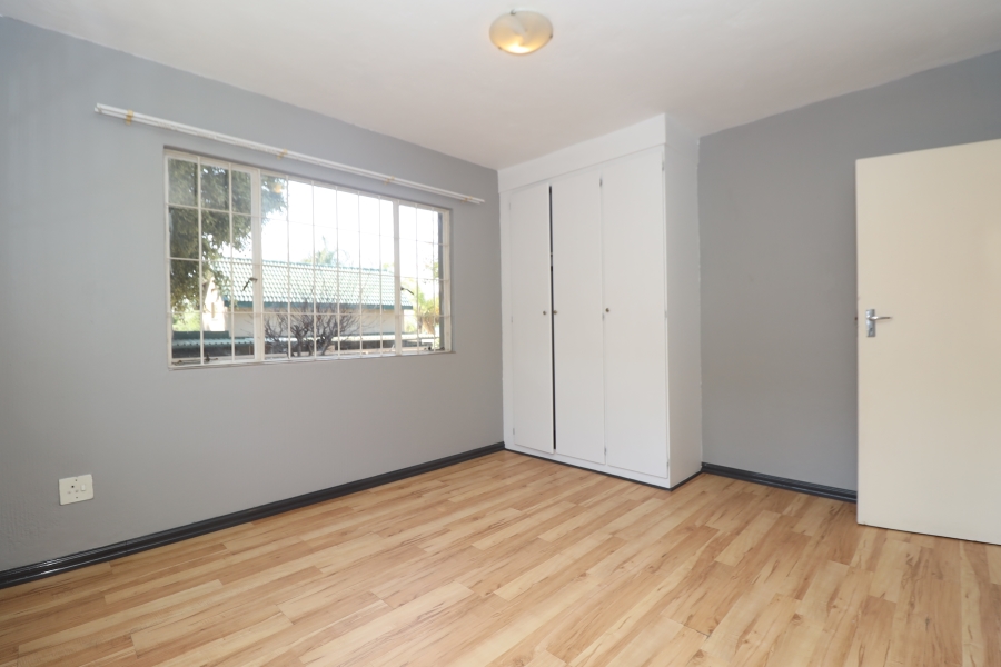 To Let 3 Bedroom Property for Rent in Bromhof Gauteng