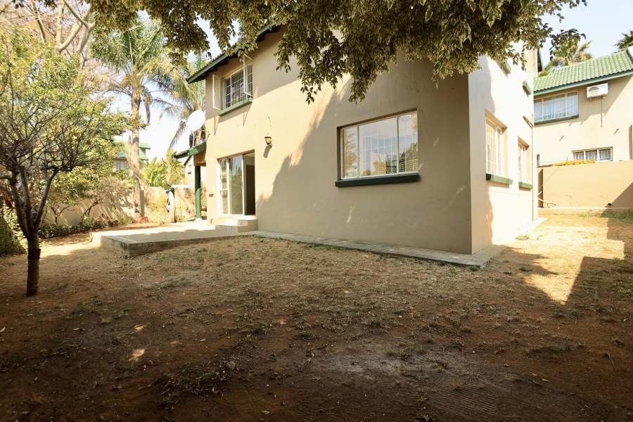 To Let 3 Bedroom Property for Rent in Bromhof Gauteng