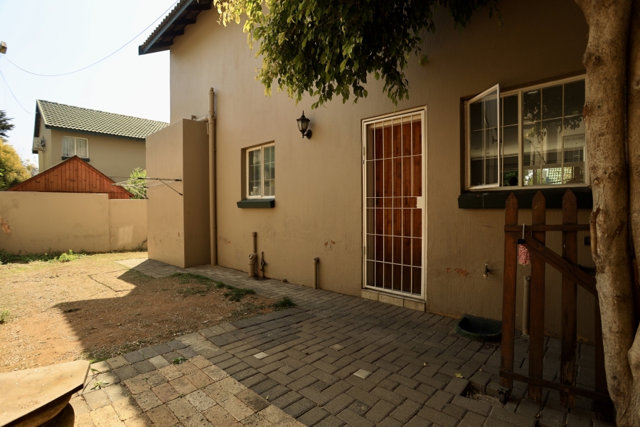 To Let 3 Bedroom Property for Rent in Bromhof Gauteng
