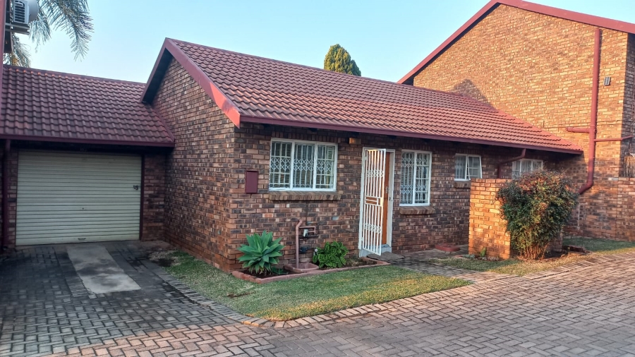 2 Bedroom Property for Sale in Weavind Park Gauteng