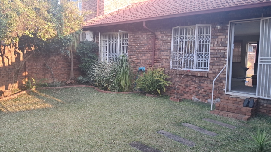 2 Bedroom Property for Sale in Weavind Park Gauteng
