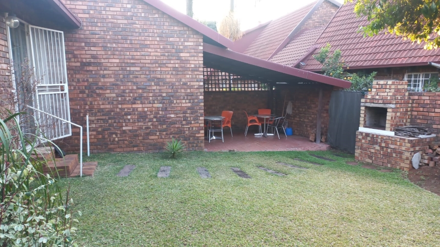 2 Bedroom Property for Sale in Weavind Park Gauteng